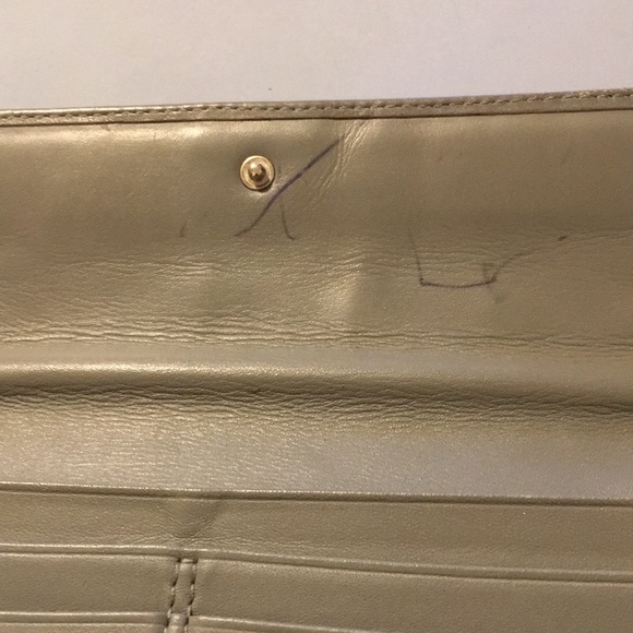 Coach Soho Pleated Leather Trifold Gray Wallet - Picture 4 of 10